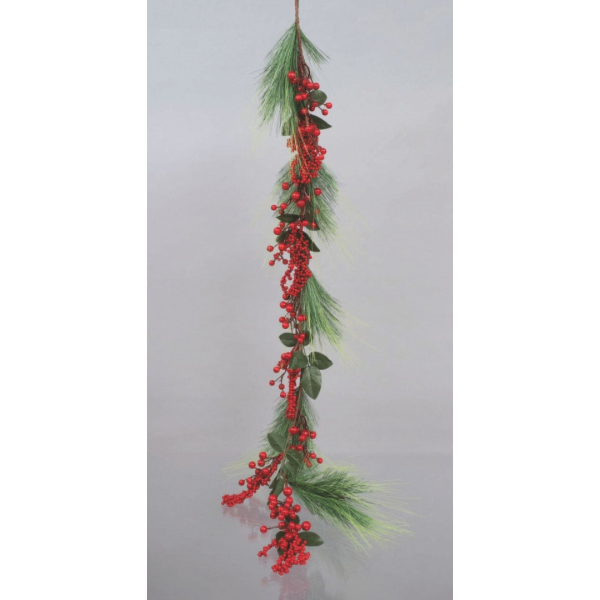 RAMO PVC CM.130 DEC.BACCHE ROSSE E FOGLIE AGHI PIN